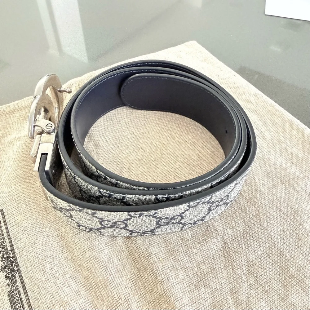 Gucci Men’s GG Marmont Reversible Belt in Size 90 - Picture 6 of 6